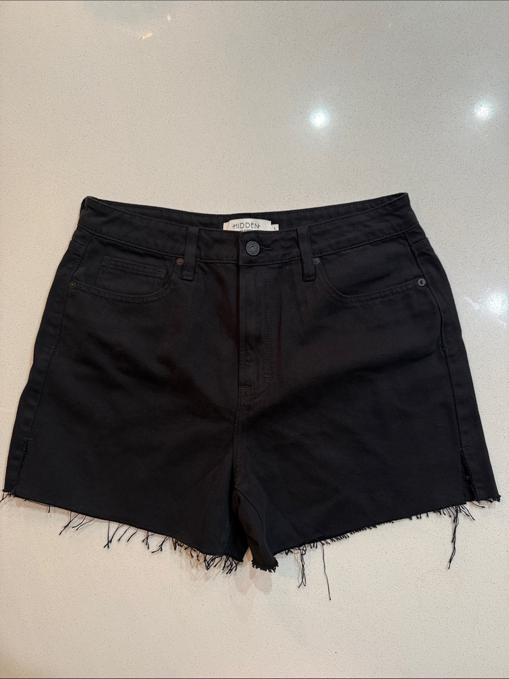 Hidden los angeles Sofie Black Frayed Hem Women’s Denim Shorts Size Large NWT
